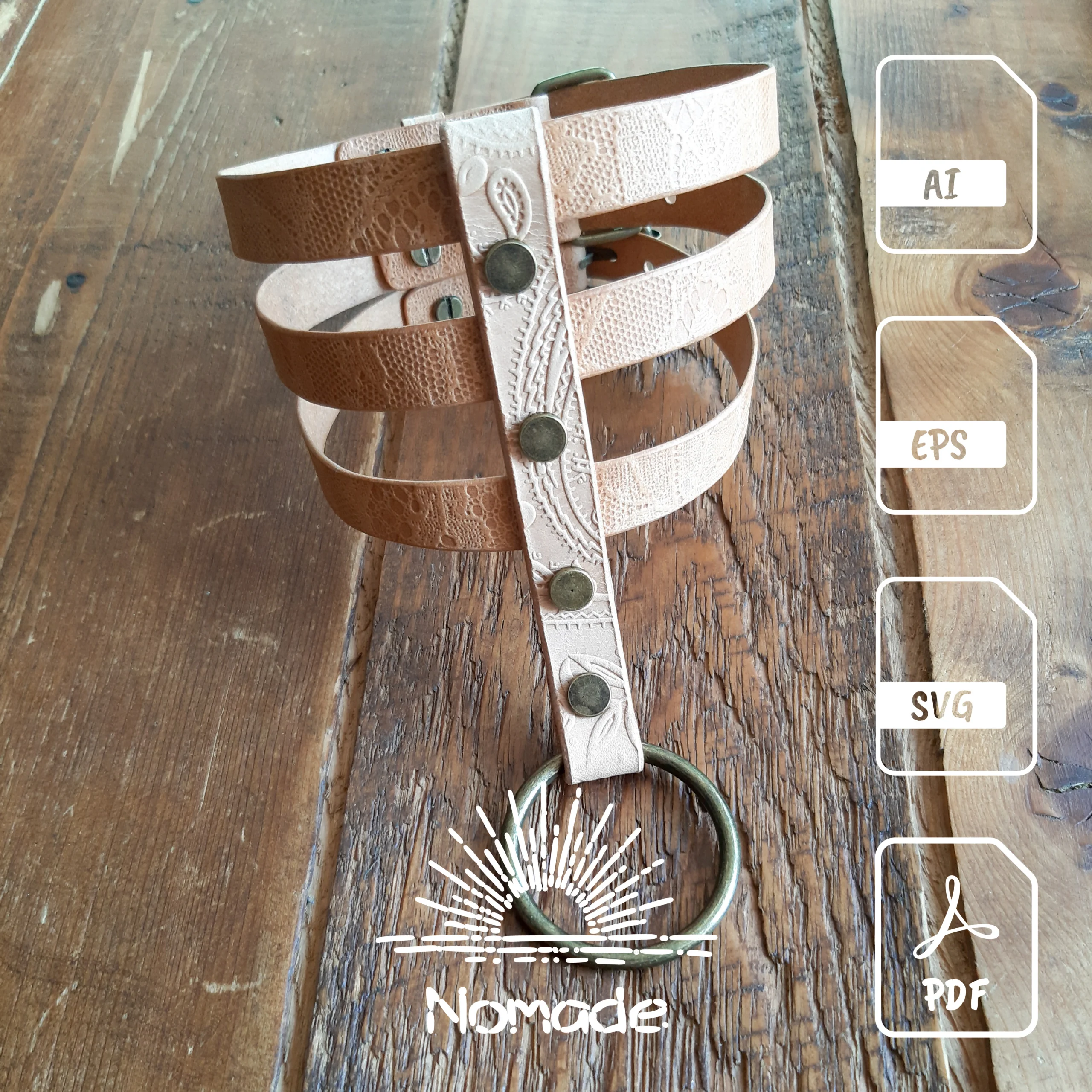 Modello girocollo a tre strisce