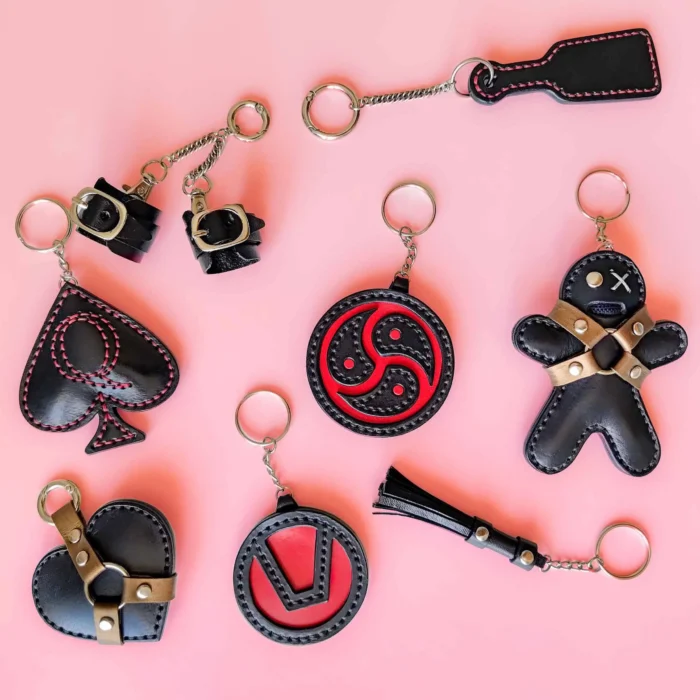 Paquete de 8 patrones de adornos para bolsos BDSM