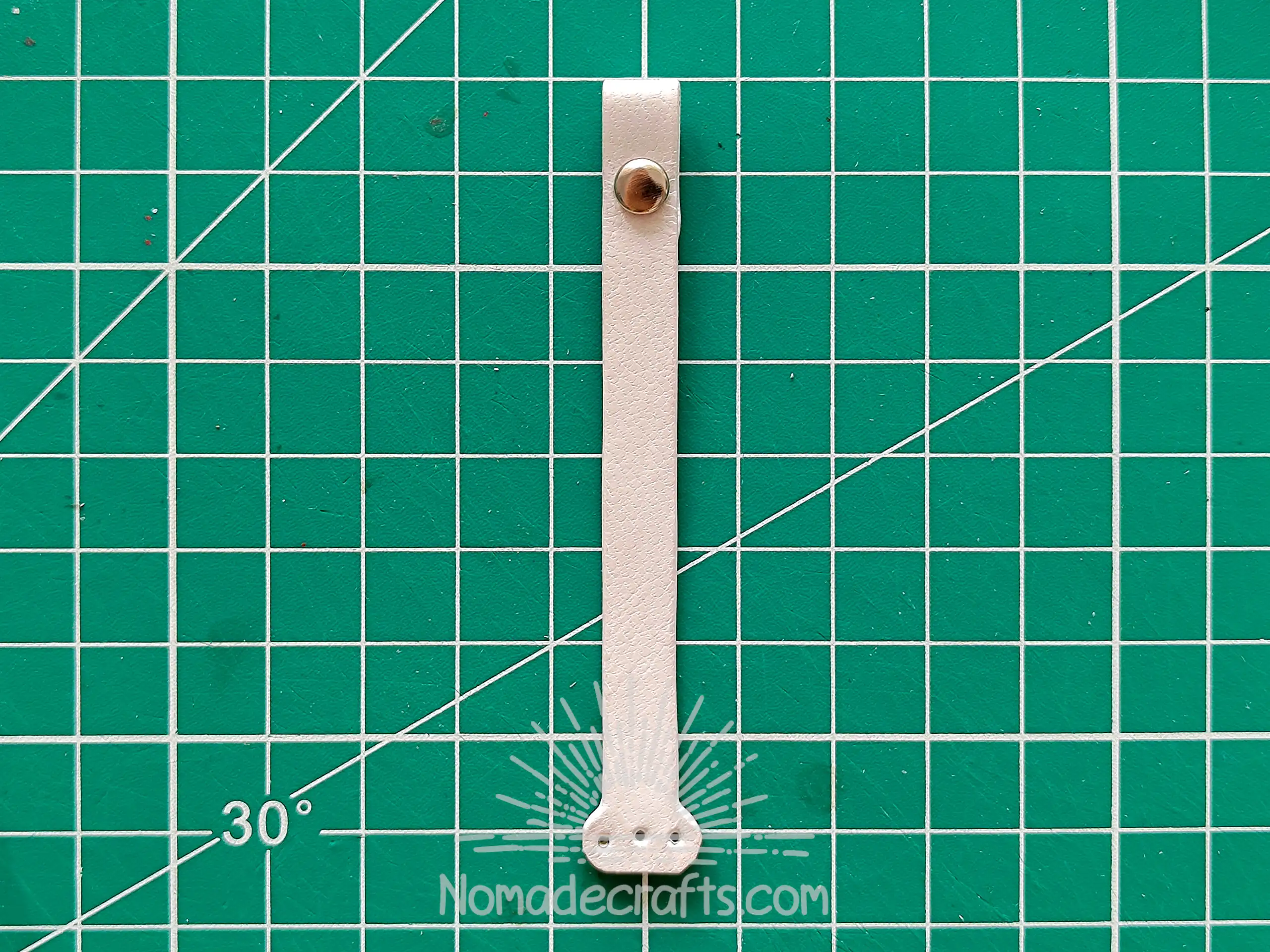 白鳥のバッグチャーム | NomadeCrafts - チュートリアル