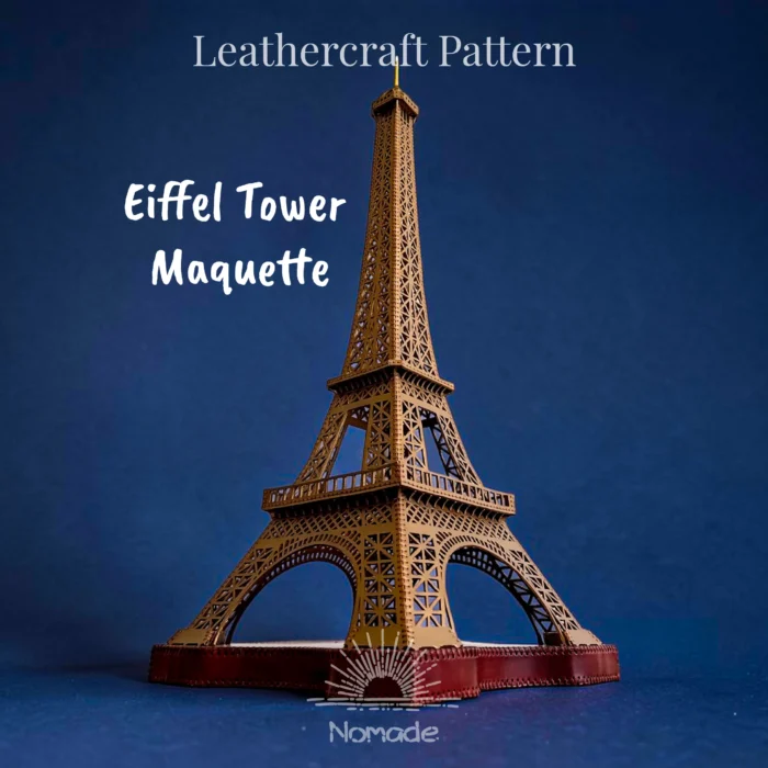 Modello in scala 1:500 della Torre Eiffel in pelle illuminata.